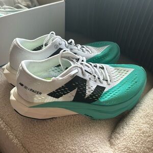 New Balance FuelCell SuperComp Pacer 2